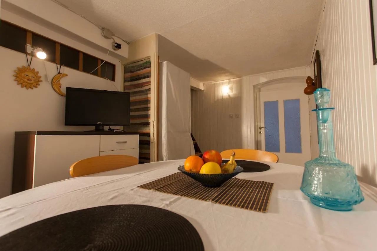 Studio Apartment Nihar Cres 0*,  Croatia